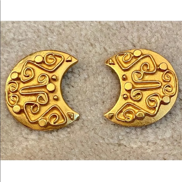 VINTAGE 1980s ERWIN PEARL MATTE GOLD ETRUSCAN CRESCENT MOON CLIP ON EARRINGS EUC - Picture 1 of 6